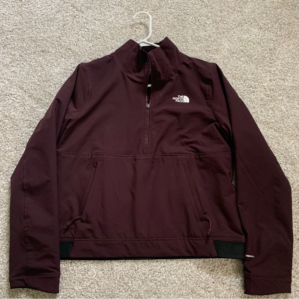 The North Face Maroon Reversible Windwall Sweater with Front Pocket size Medium